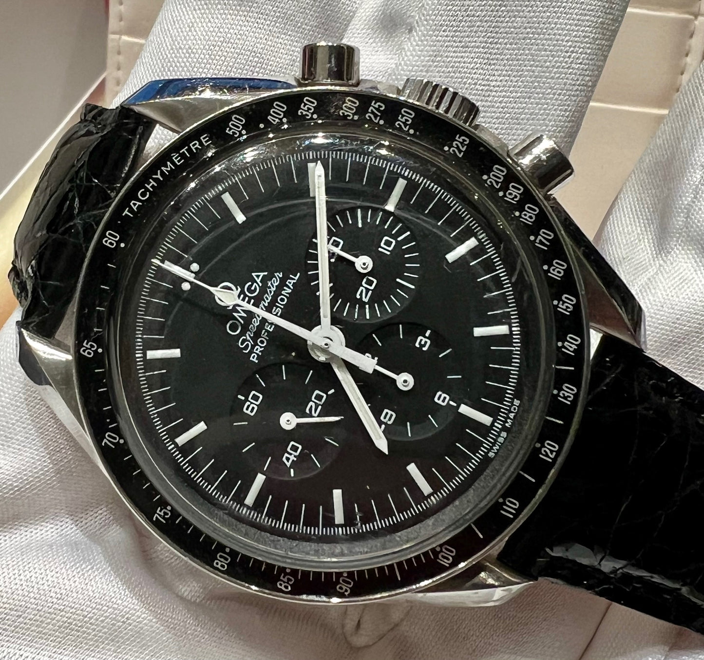 Omega Speedmaster Professional Moonwatch 38705000 full set 2006