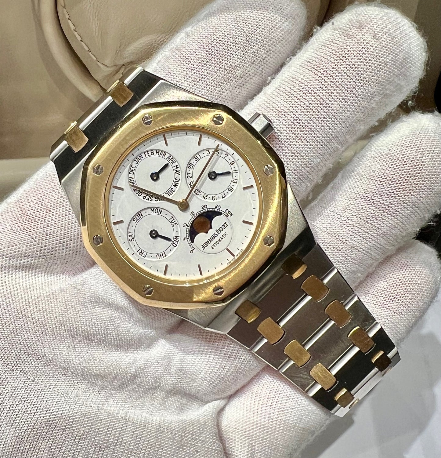 Audemars Piguet Royal Oak Perpetual Calendar 25654BA extrait d'archive + box