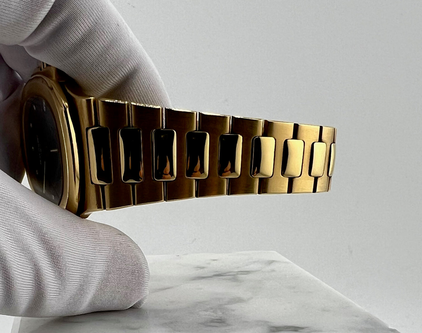 Patek Philippe Nautilus 3800 Yellow Gold Automatic Blue Dial Diamond index 37.5mm