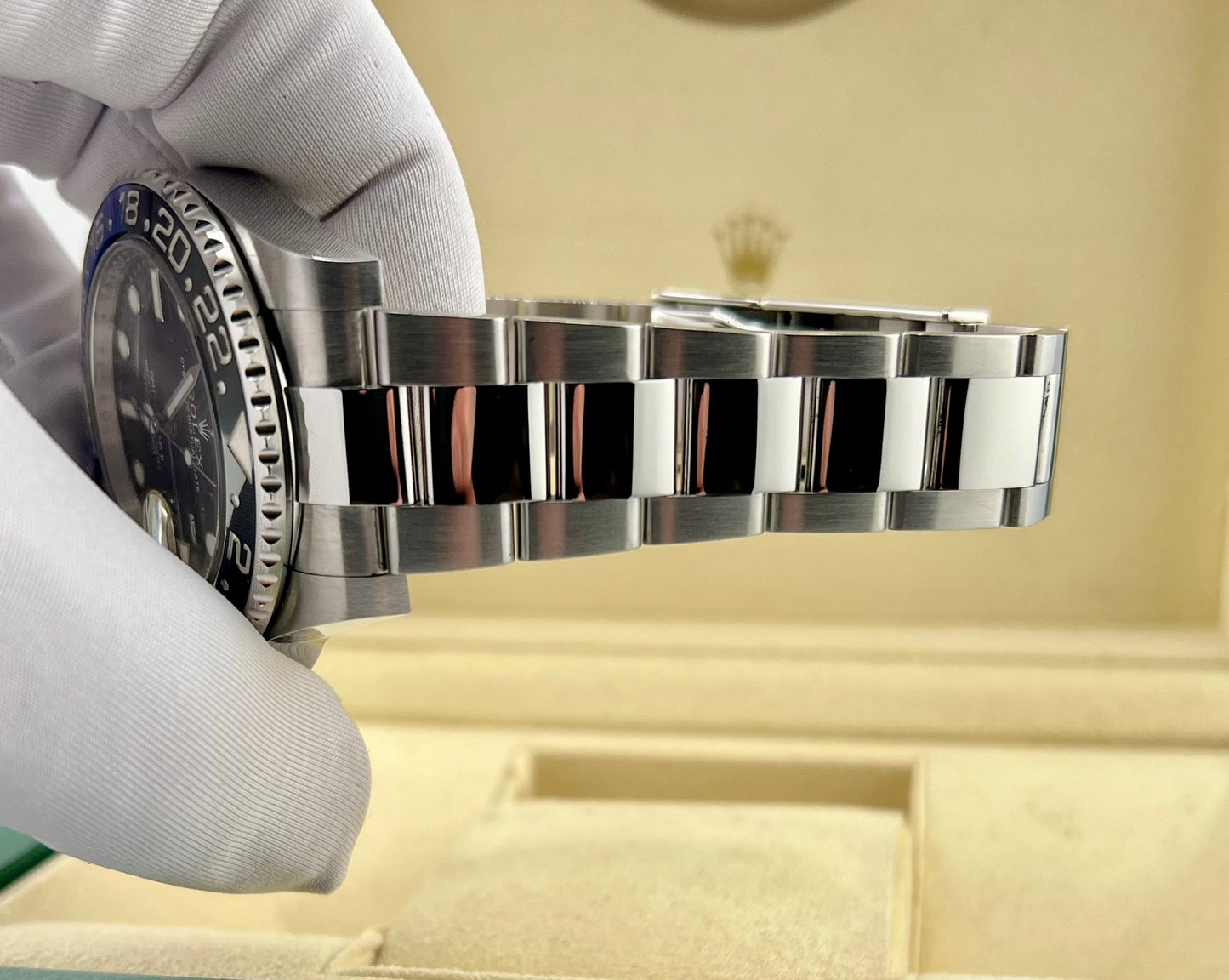 Rolex GMT-Master II "Batman" 116710BLNR 2016 CH Full Set