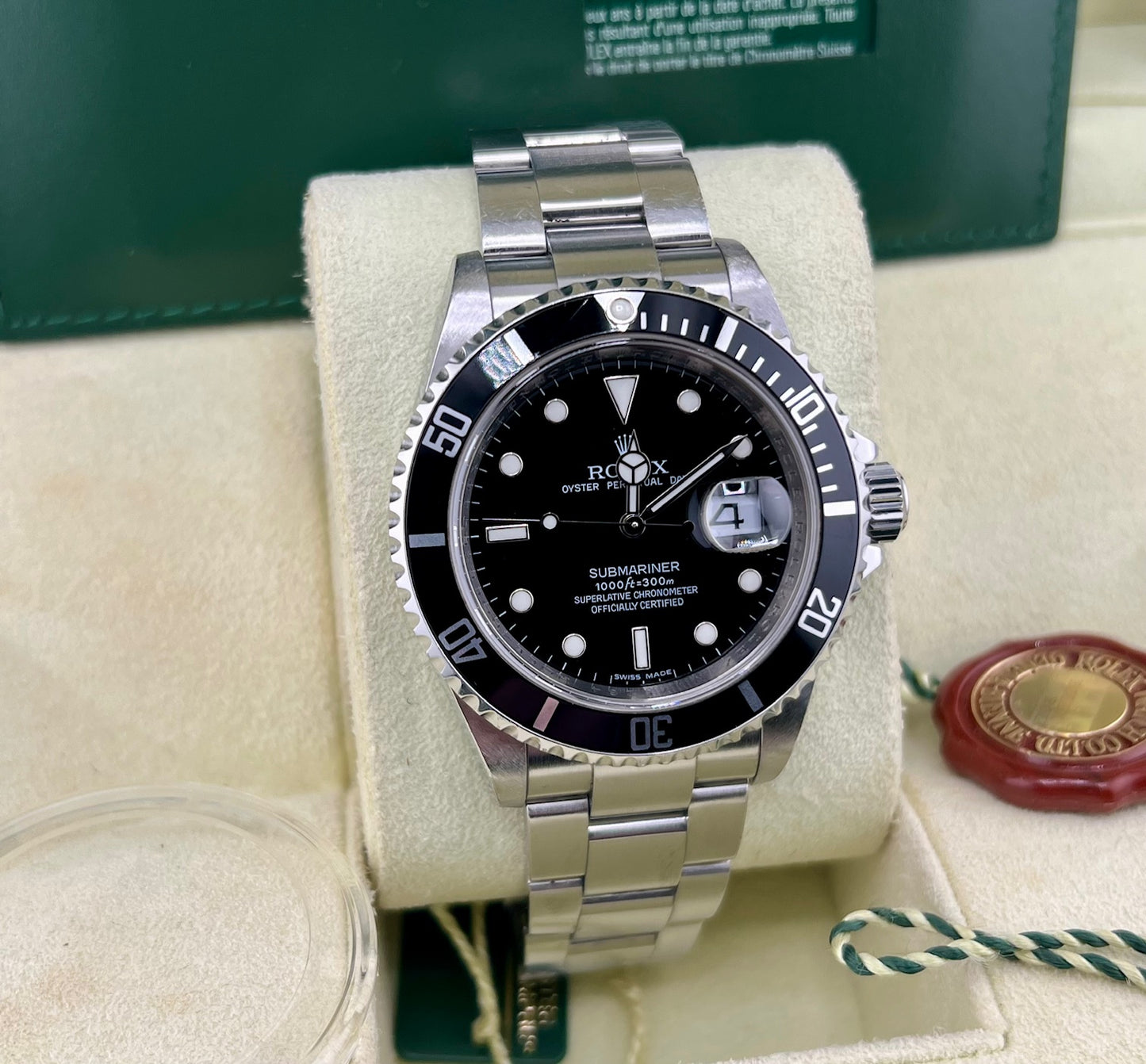 Rolex Submariner Date 16610 RRR 2008 Full Set 40mm (Macau)