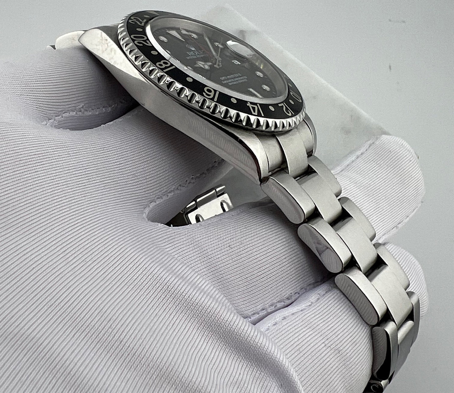 Rolex GMT-Master II 16710 Black Bezel 2004 SEL No Holes only watch