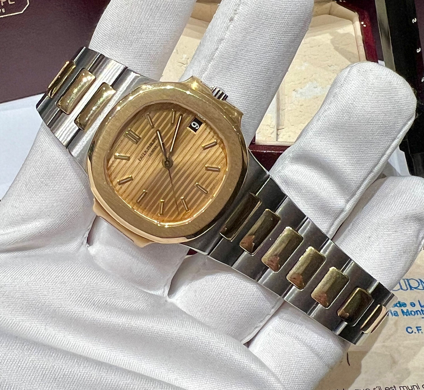 Patek Philippe Nautilus 3800 Champagne Dial Full Set 1991 ITA
