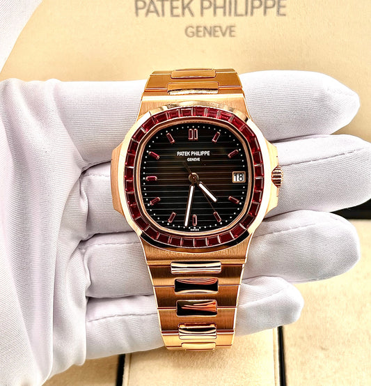 Patek Philippe Nautilus 5723/112R Full Set 2017 (Belgium)