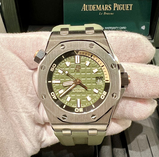 Audemars Piguet Royal Oak Offshore 42mm Diver Green Dial 15720ST 2024