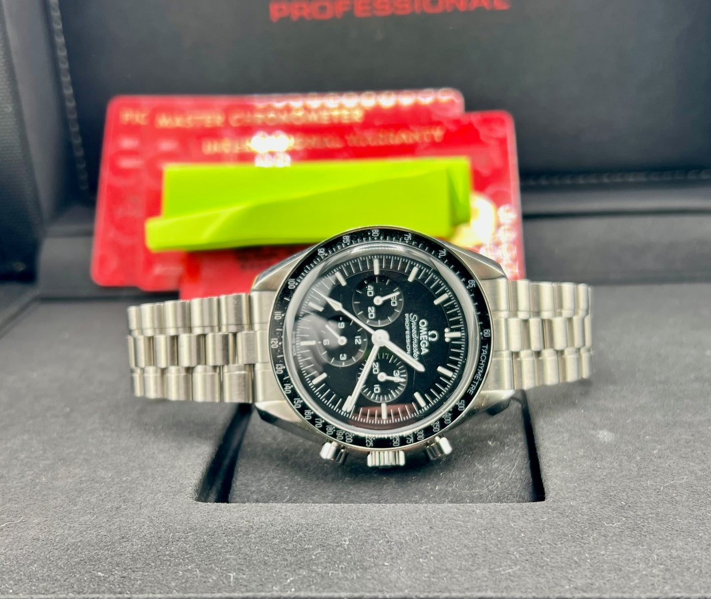 Omega Speedmaster Moonwatch 31030425001001 2021 Full Set