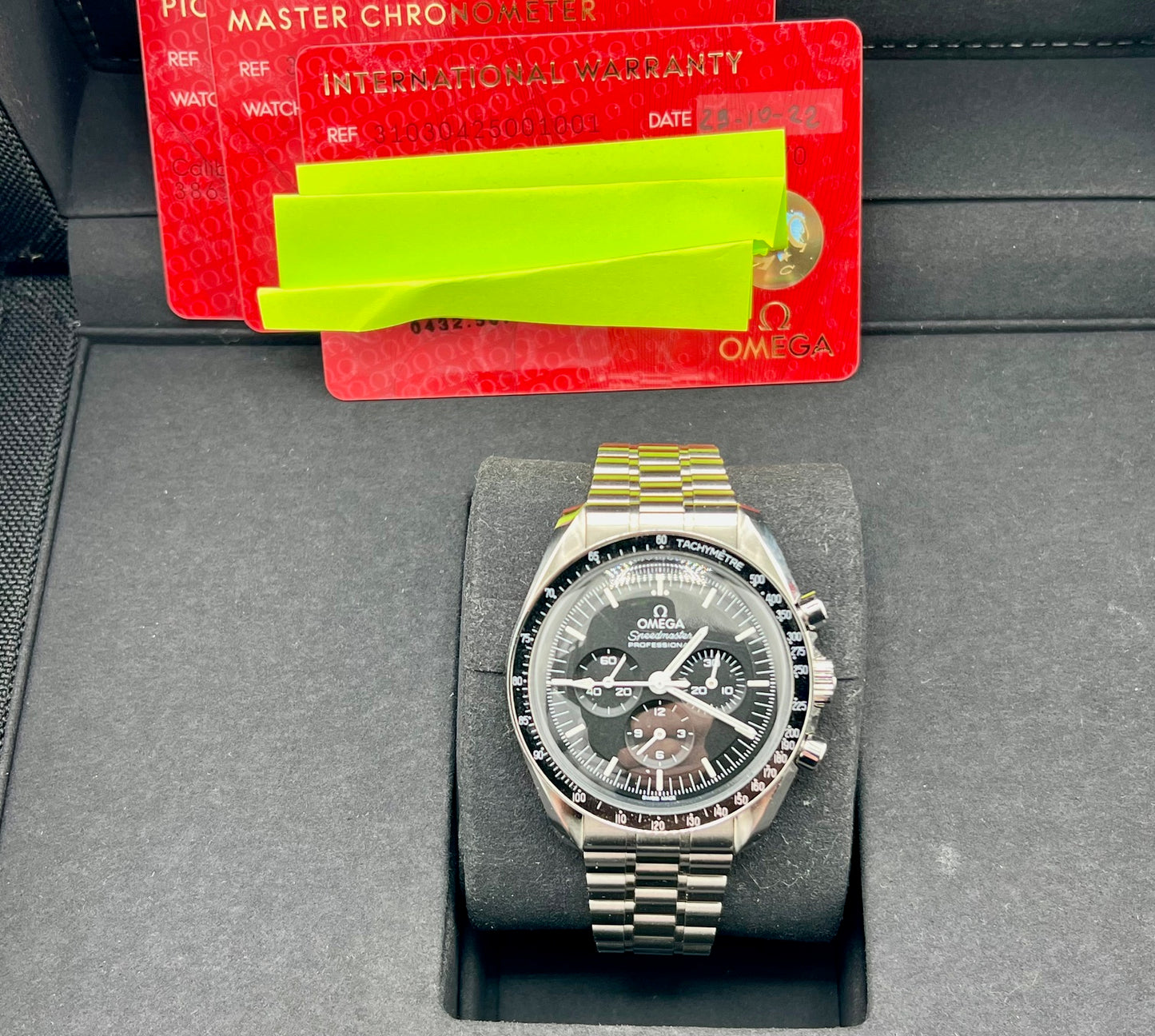 Omega Speedmaster Moonwatch 31030425001001 2021 Full Set