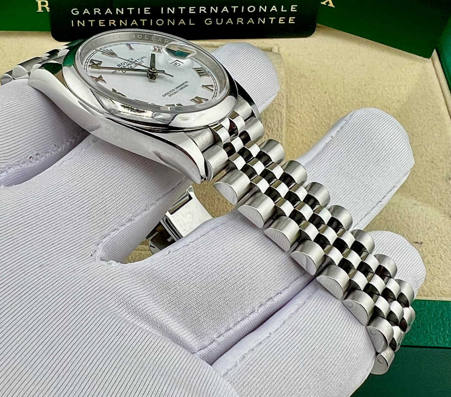 Rolex Datejust 36mm 126200 White Dial Roman index Jubilèe