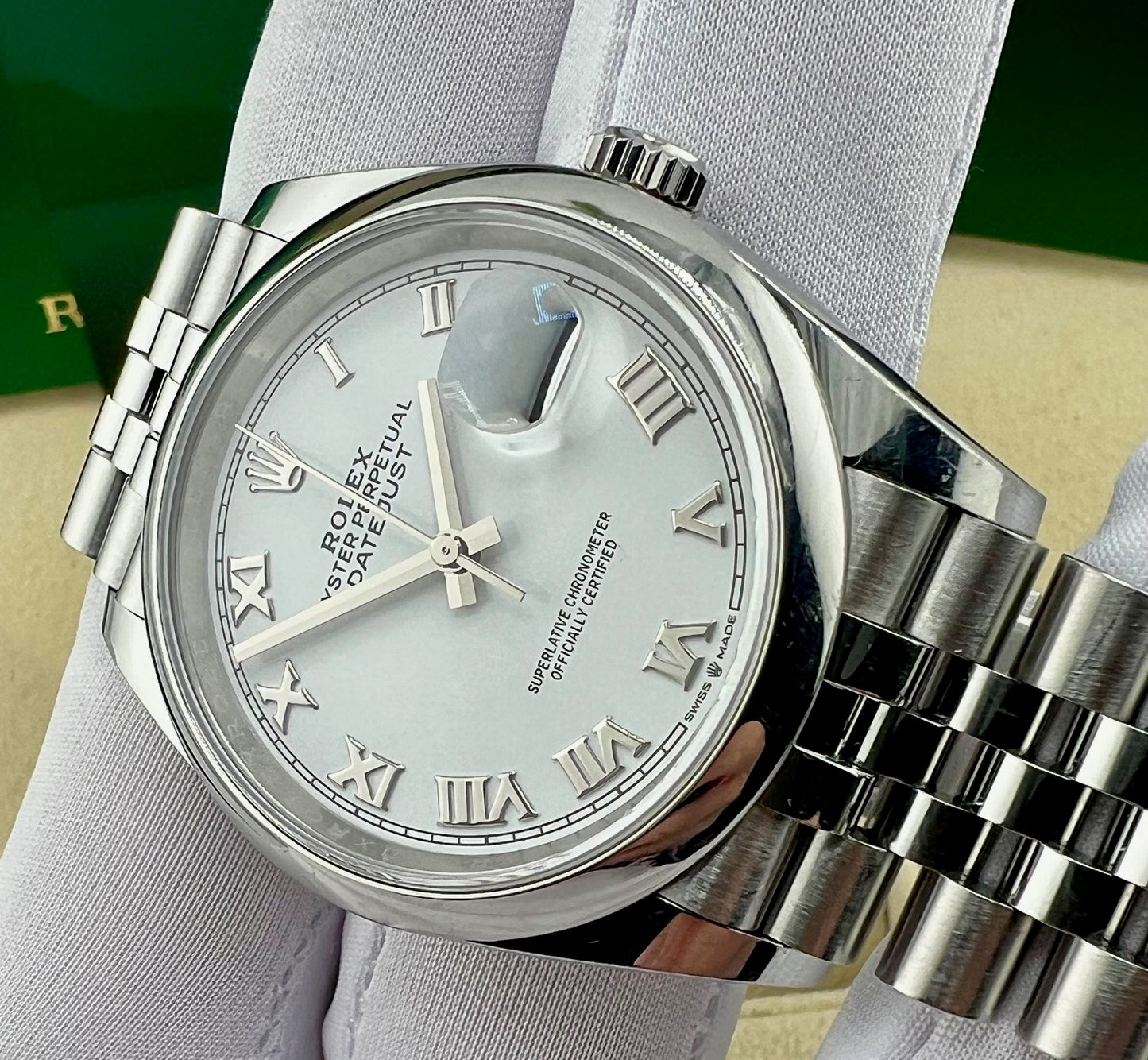 Rolex Datejust 36mm 126200 White Dial Roman index Jubilèe