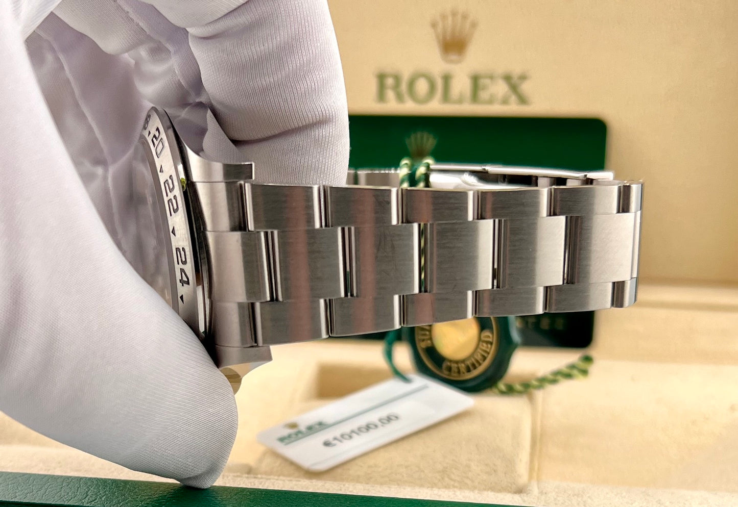 Rolex Explorer II 42mm 226570 Black Dial like new 2024