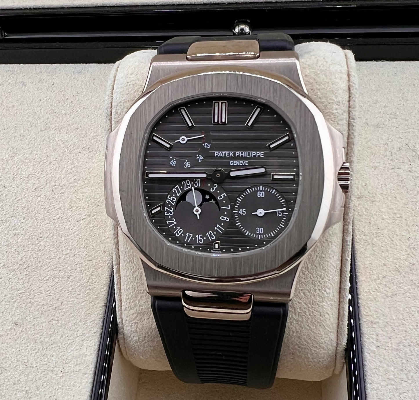 Patek Philippe Nautilus 5712G full set 2009 ITA Punzone di Ginevra