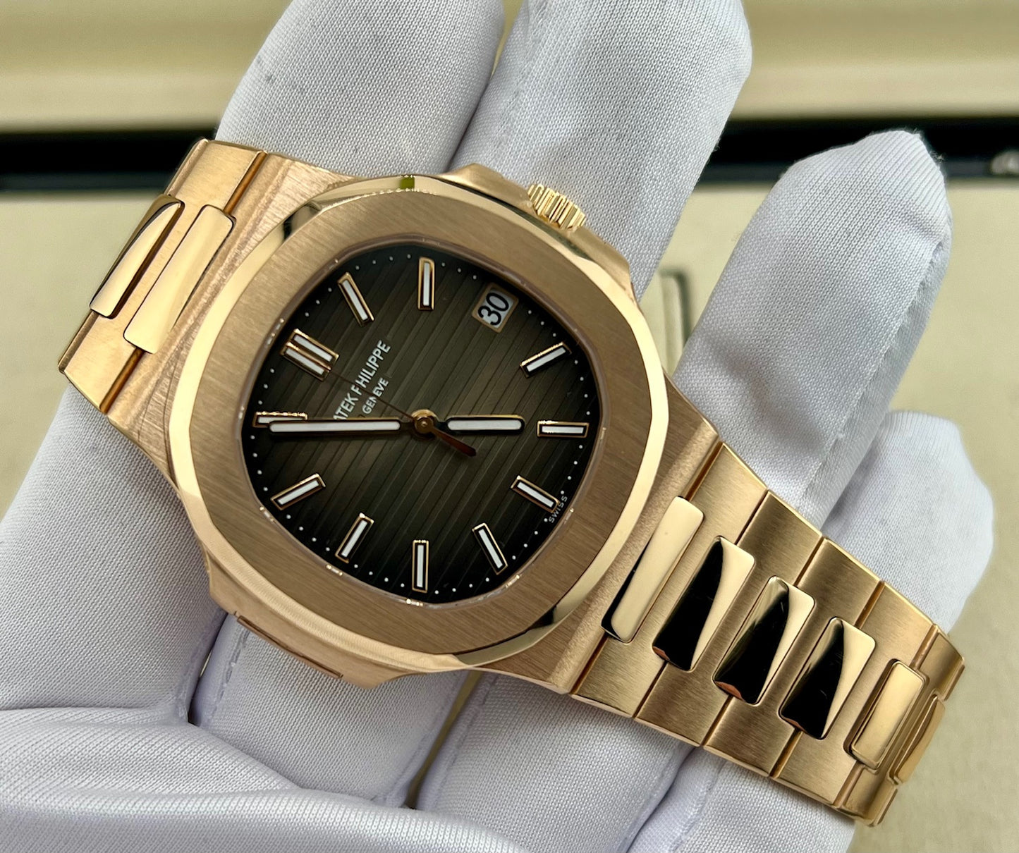 Patek Philippe Nautilus 5711-1R Chocolate Full Set Rose Gold