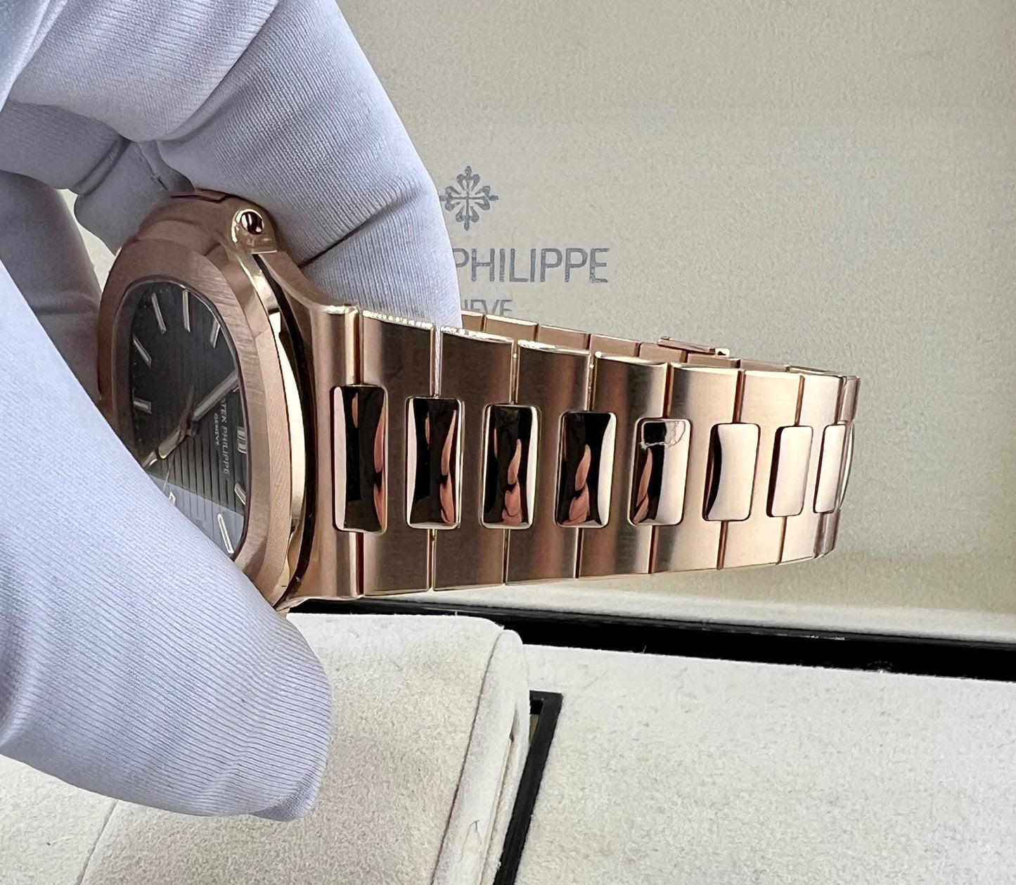 Patek Philippe Nautilus 5711-1R Chocolate Full Set Rose Gold