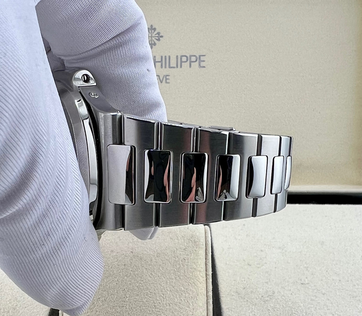 Patek Philippe Nautilus 5726/1A Black Dial 2012 Full Set (Andorra)