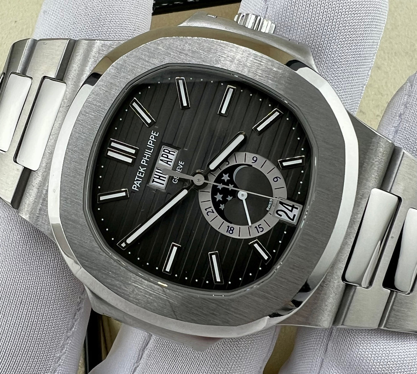 Patek Philippe Nautilus 5726/1A Black Dial 2012 Full Set (Andorra)