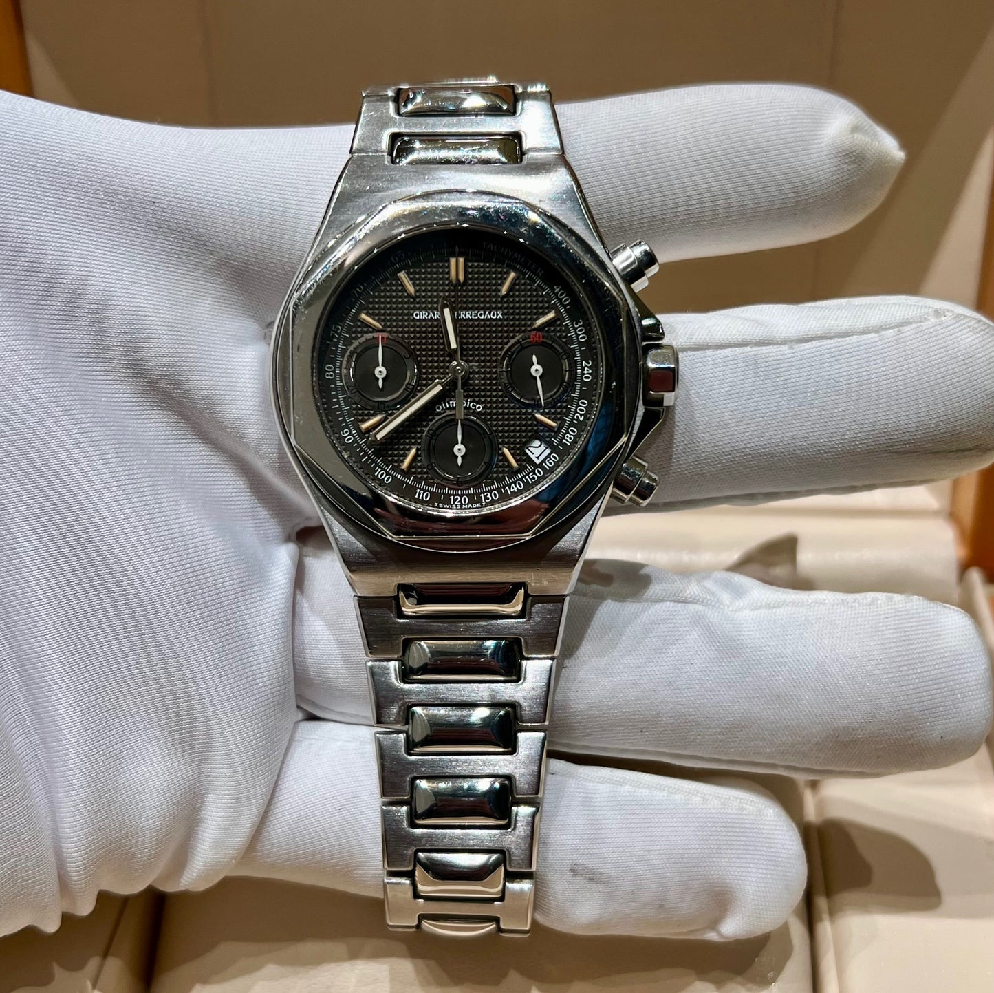 Girard Perregaux Laureato Olimpico 8017 Grey Dial – Ruzza Orologi