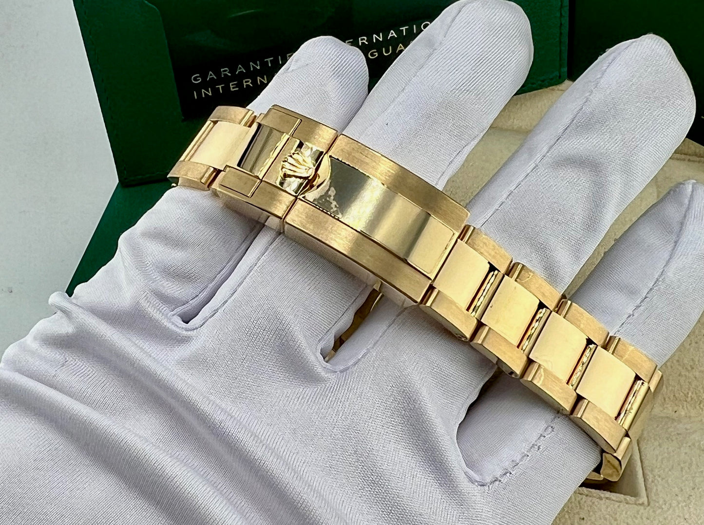 Rolex Cosmograph Daytona 125608 Green Dial 2025 like new