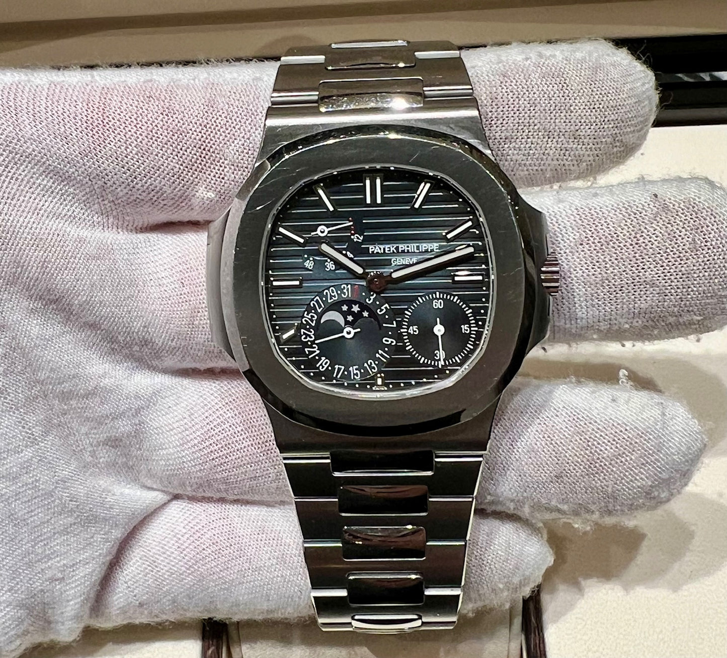 Patek Philippe Nautilus 5712/1A Full Set