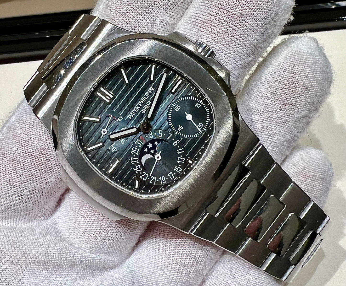 Patek Philippe Nautilus 5712/1A Full Set