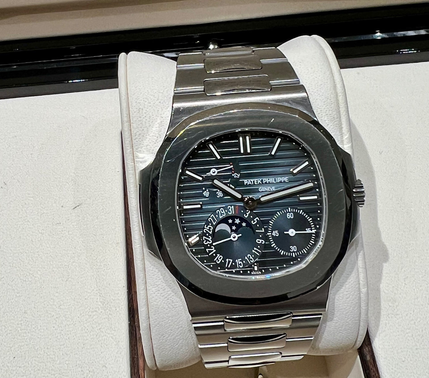 Patek Philippe Nautilus 5712/1A Full Set