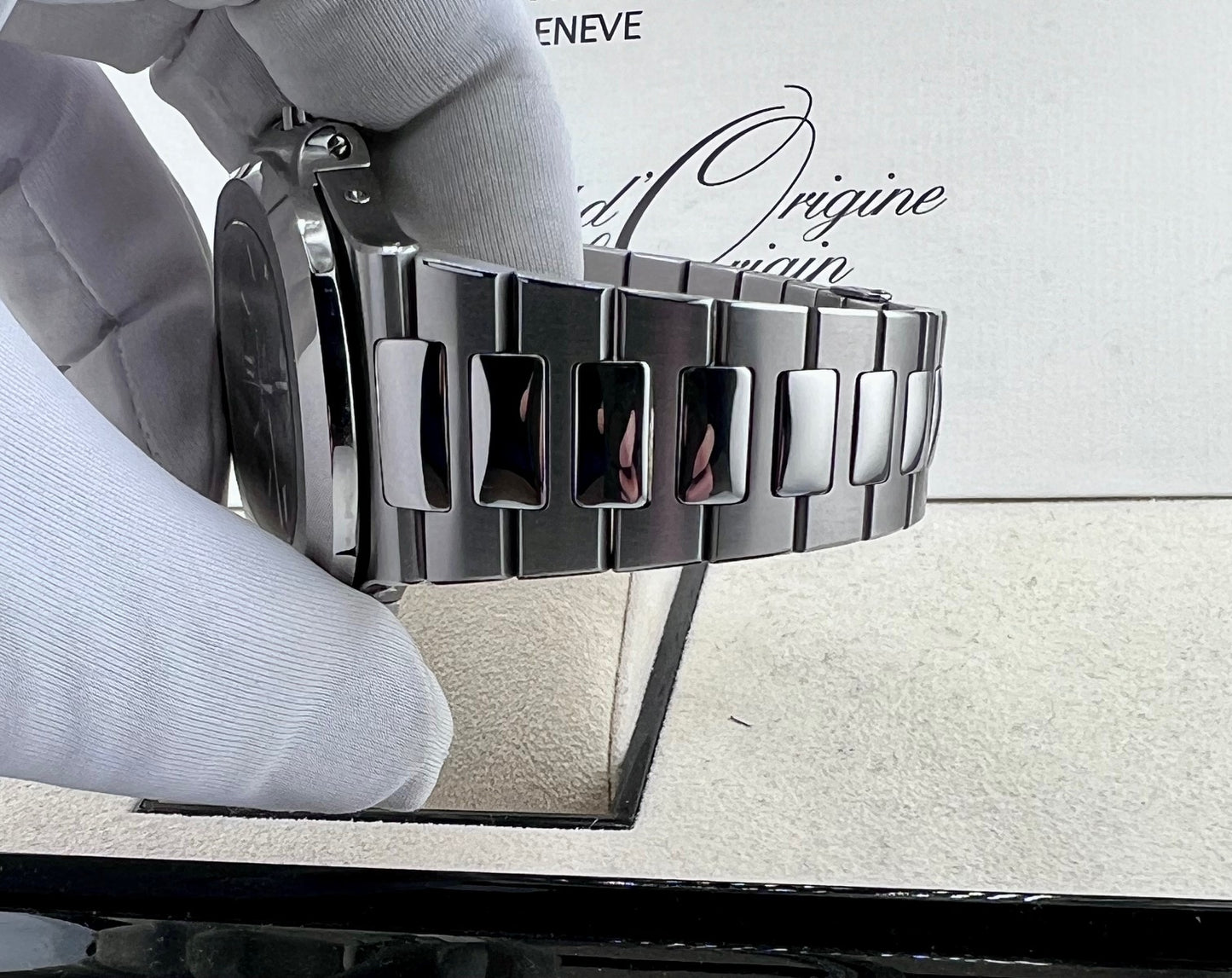 Patek Philippe Nautilus 5726-1A 2012 Grey like new (England)