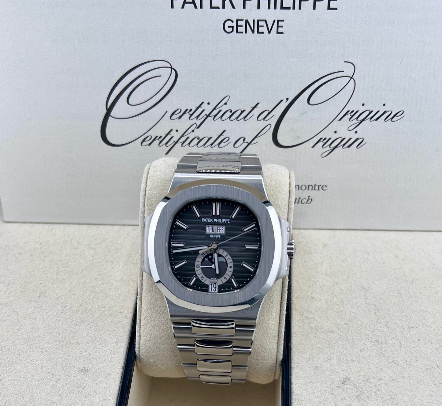 Patek Philippe Nautilus 5726-1A 2012 Grey like new (England)