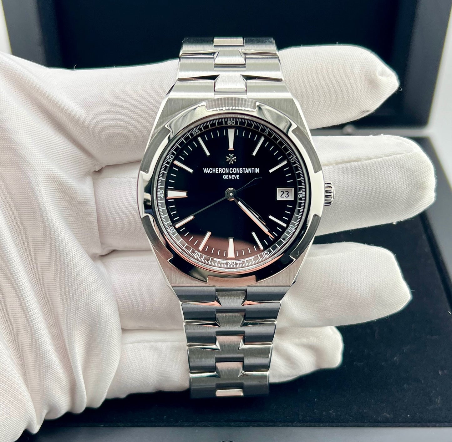 Vacheron Constantin Overseas Automatic 4520V Black Dial 2022