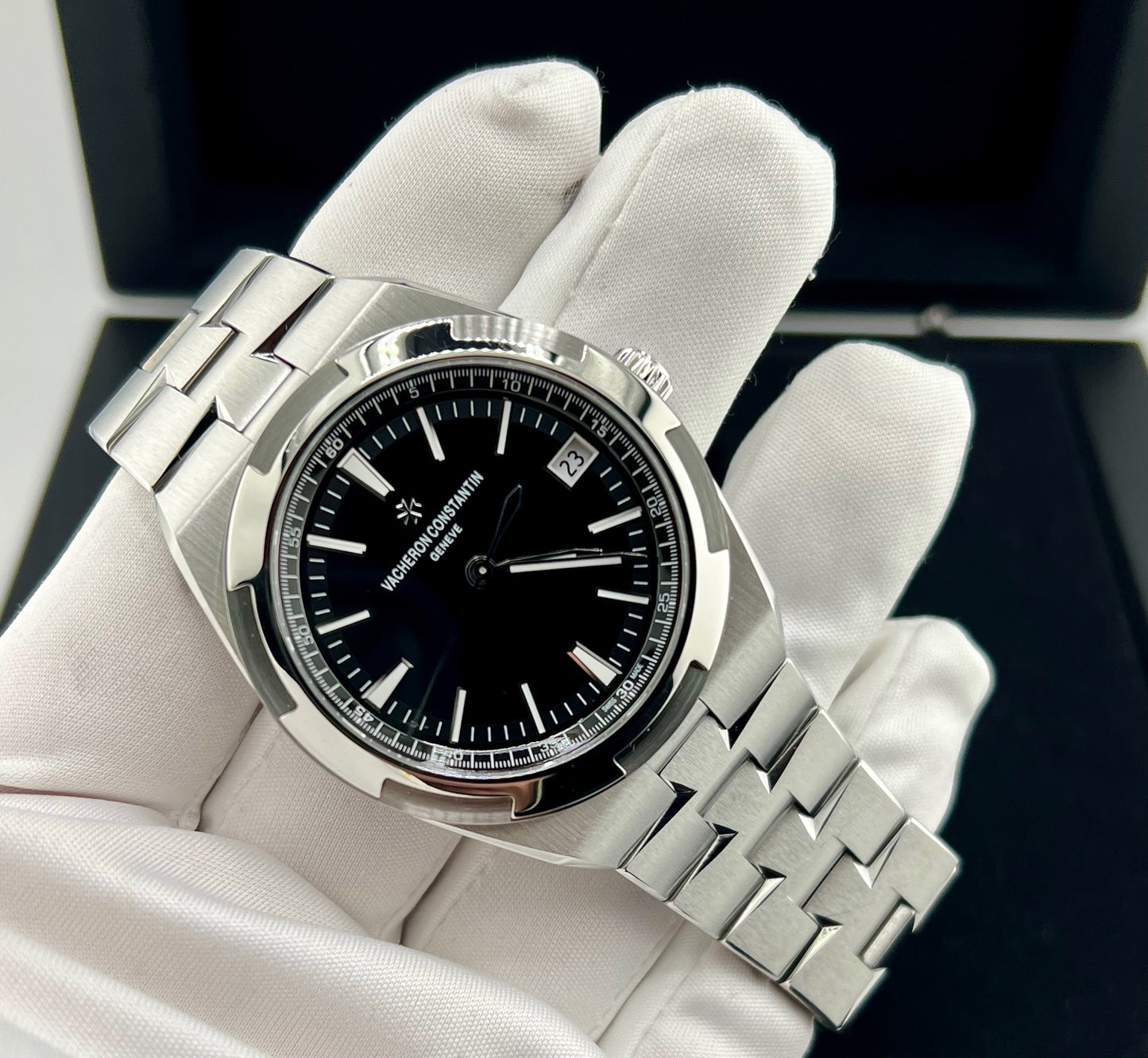 Vacheron Constantin Overseas Automatic 4520V Black Dial 2022