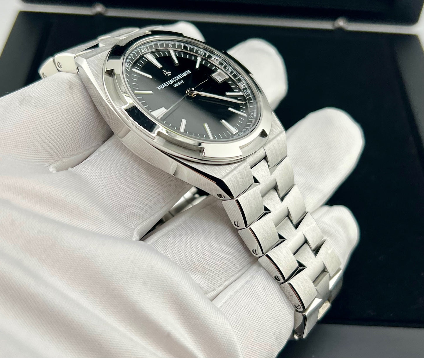 Vacheron Constantin Overseas Automatic 4520V Black Dial 2022