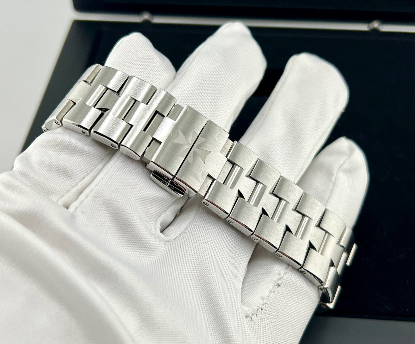 Vacheron Constantin Overseas Automatic 4520V Black Dial 2022