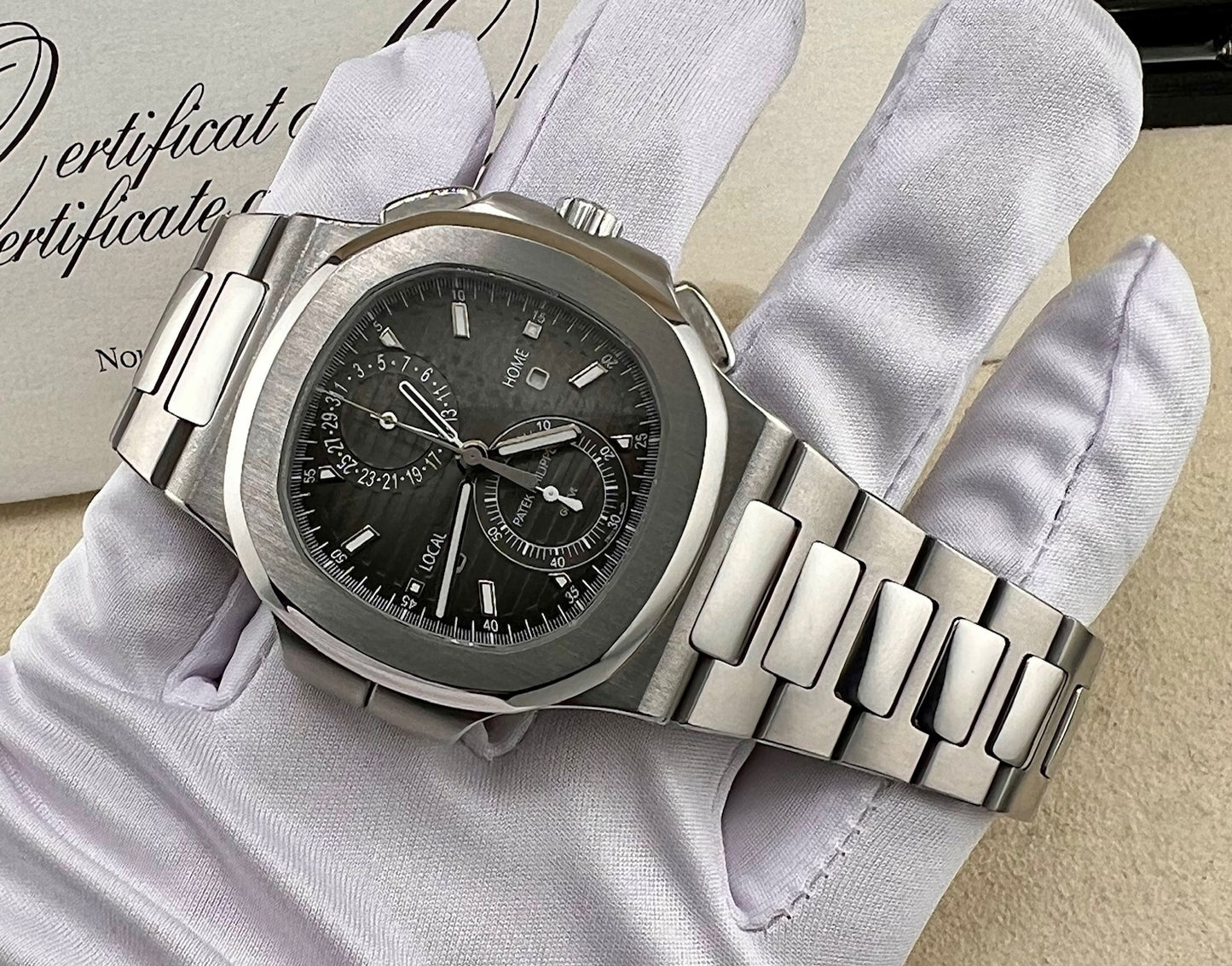 Patek Philippe Nautilus 5990/1A Black Dial 2015 Full Set (Hong Kong)