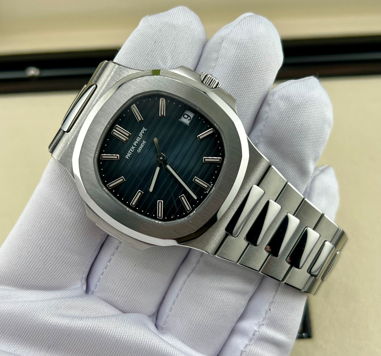 Patek Philippe Nautilus 5711/1A Blue Dial 2017 full set (Malta)