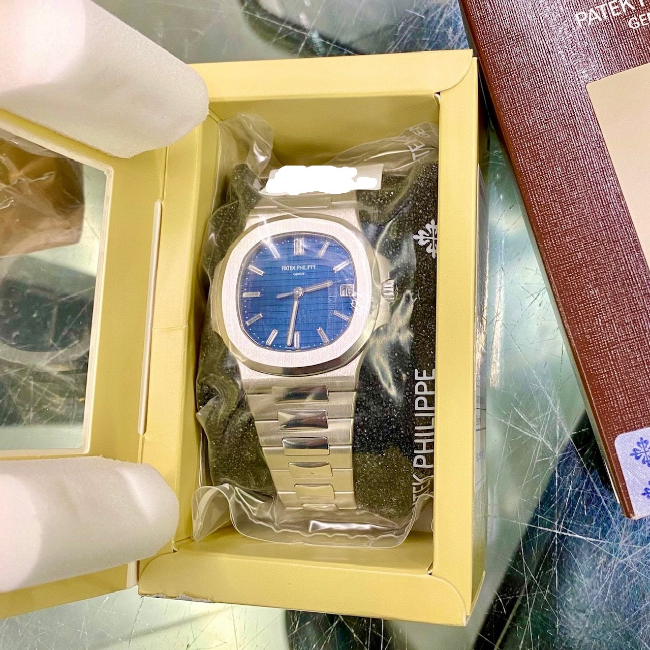 Patek Philippe 40th Anniversary Nautilus 5711/P 2017 Sealed Imbustato NUOVO Rarissimo