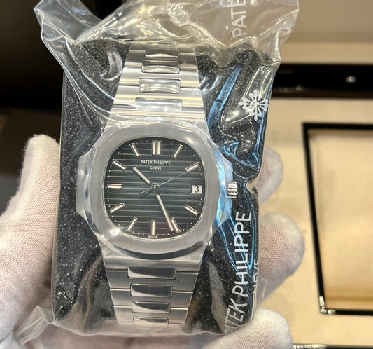 Patek Philippe Nautilus 5711/1A Blue Dial 2015 SEALED Italian Warranty